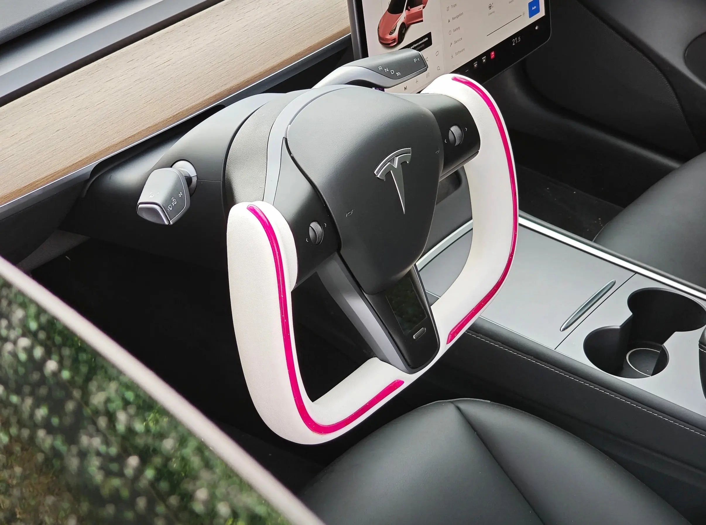 Customizing-car-steering-wheels-is-no-longer-just-for-men. Axeco