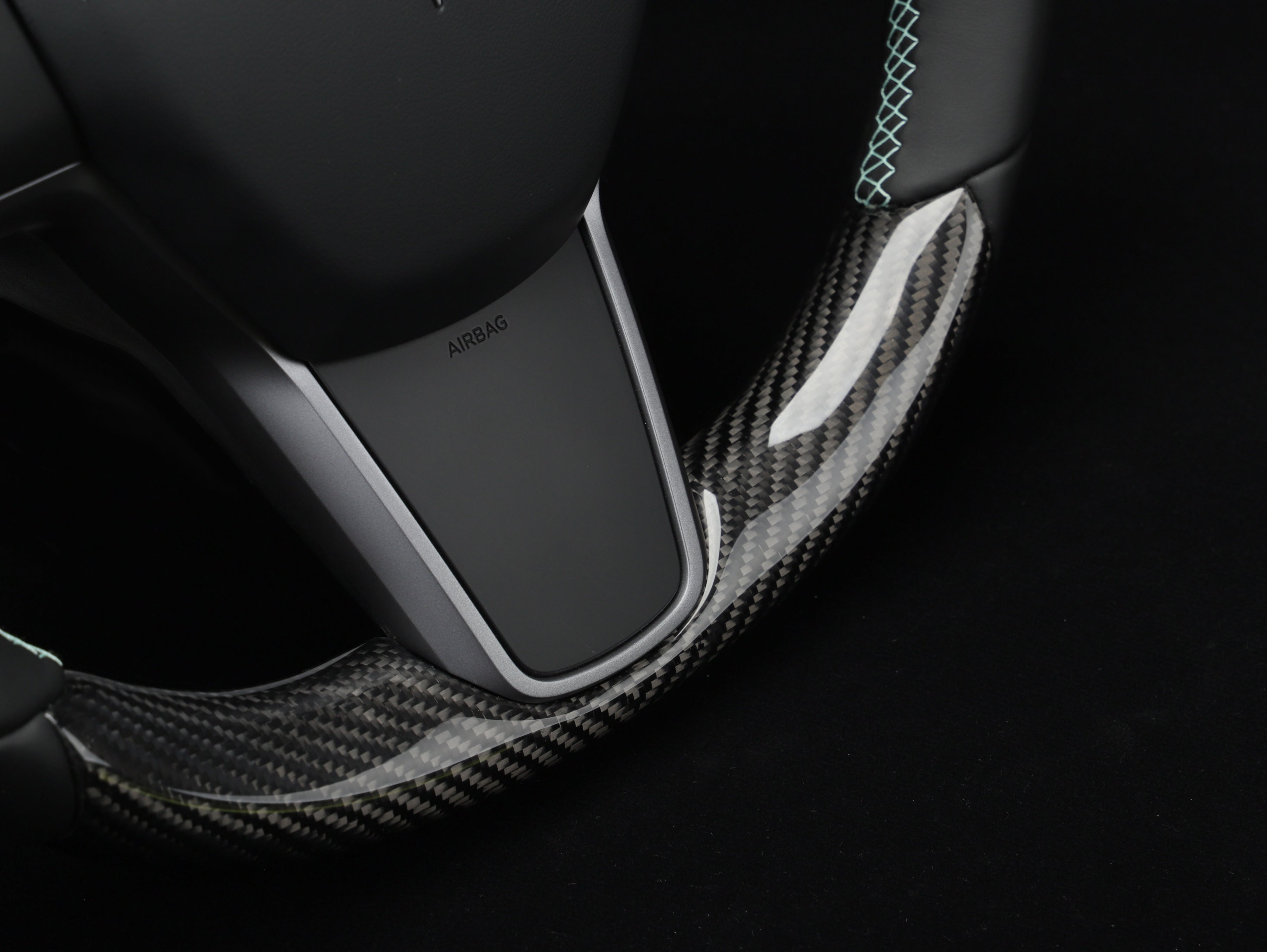 Model Y Carbon Fiber Steering Wheel - DYNA - Axeco