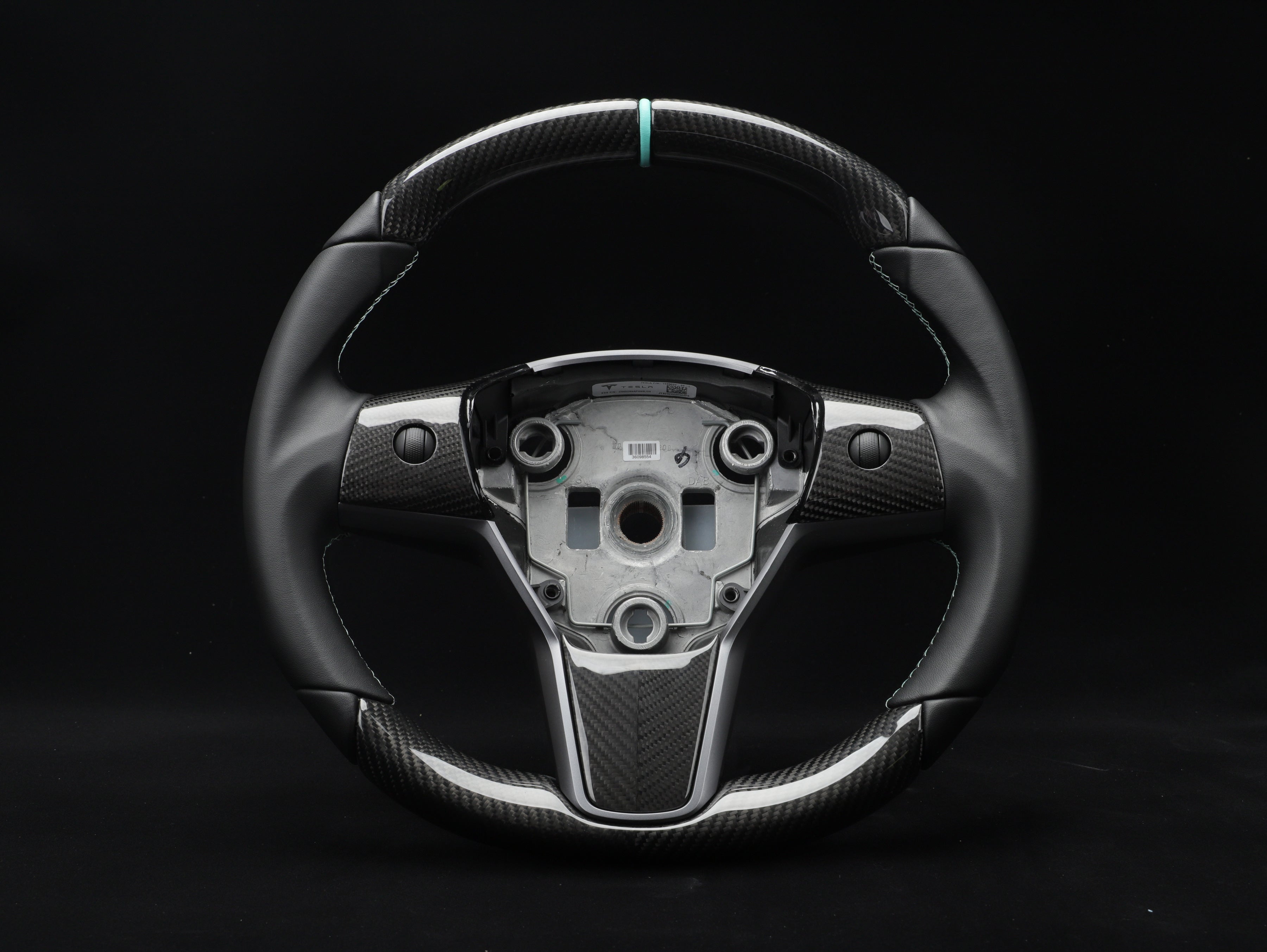Model Y Carbon Fiber Steering Wheel - DYNA - Axeco